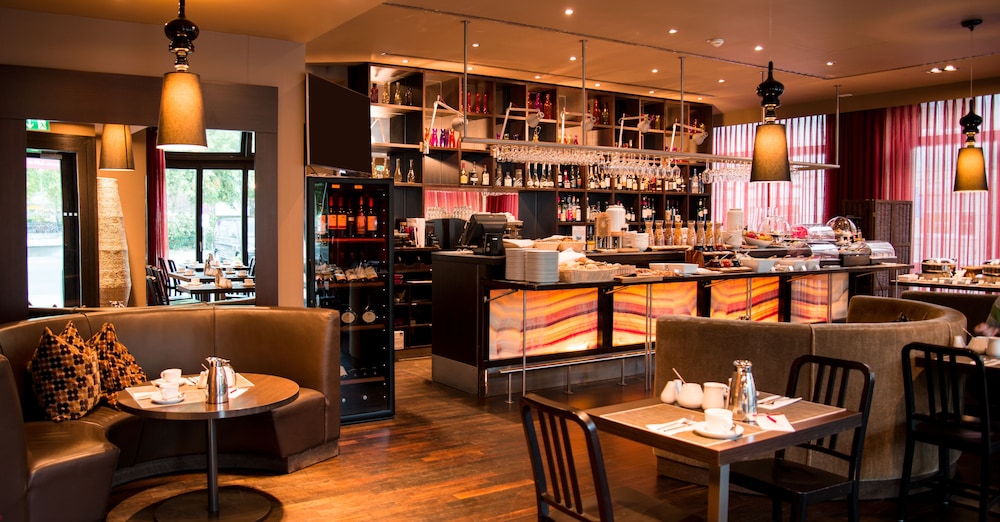 Adina Apartment Hotel Berlin CheckPoint Charlie — Restaurant & bars in Berlin, Berlin