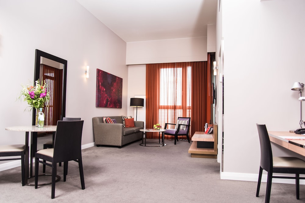 Adina Apartment Hotel Berlin CheckPoint Charlie — Hotel rooms in Berlin, Berlin