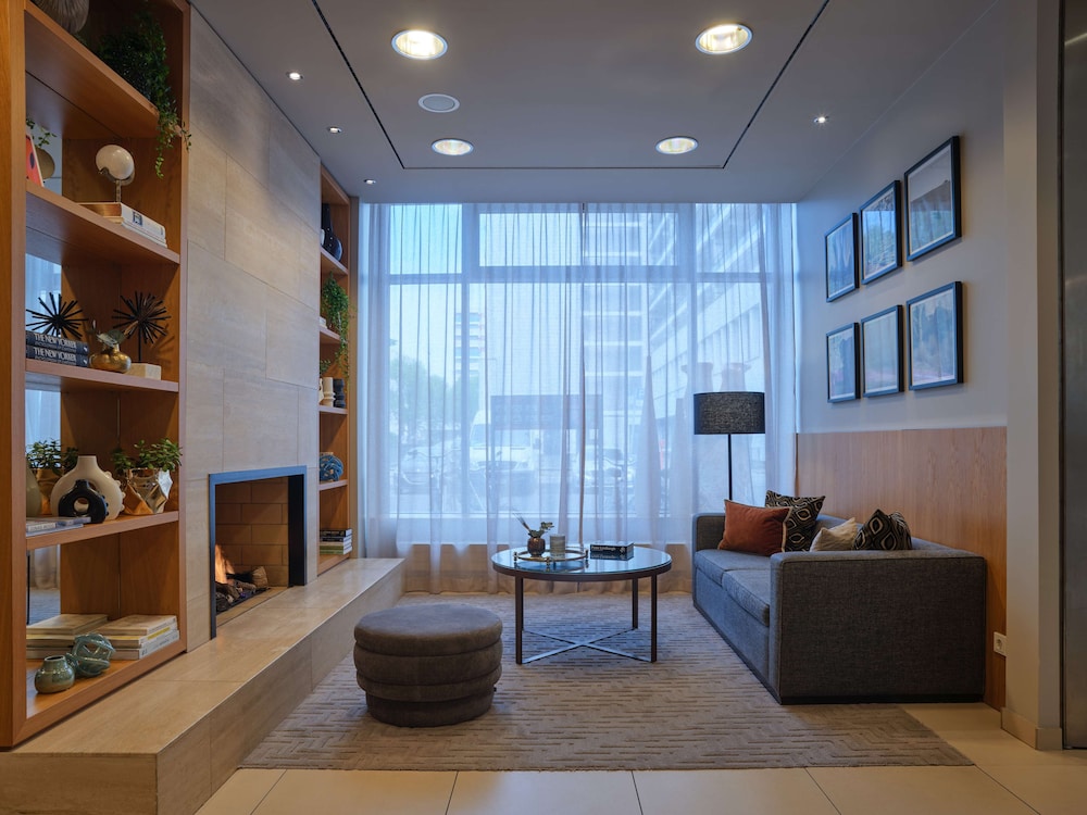 Adina Apartment Hotel Berlin CheckPoint Charlie — Hotel rooms in Berlin, Berlin