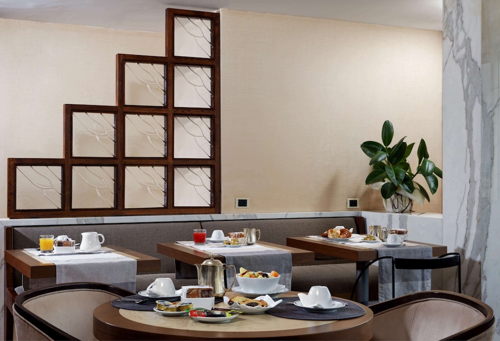 Best Western Hotel Piccadilly — Restaurant & bars in Rome, Lazio