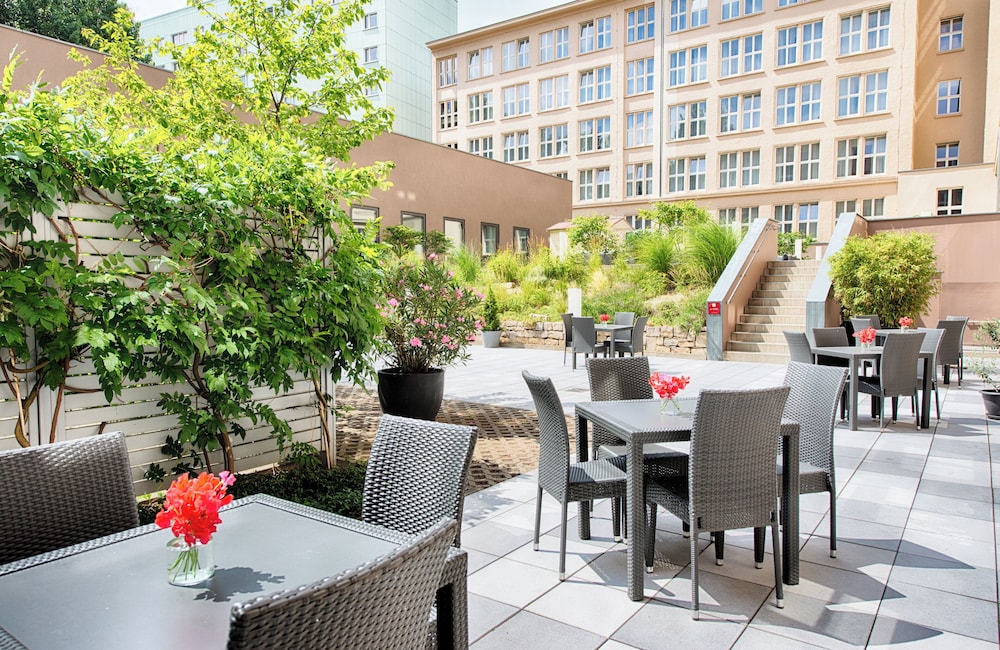 Leonardo Royal Hotel Berlin Alexanderplatz — Restaurant & bars in Berlin, Berlin