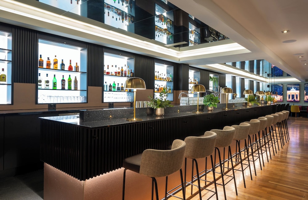 Leonardo Royal Hotel Berlin Alexanderplatz — Restaurant & bars in Berlin, Berlin