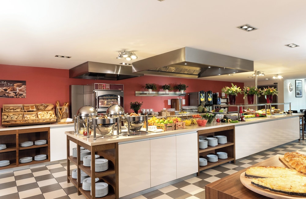 Leonardo Royal Hotel Berlin Alexanderplatz — Restaurant & bars in Berlin, Berlin