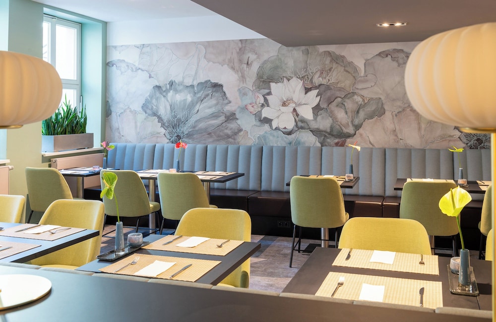 Leonardo Royal Hotel Berlin Alexanderplatz — Restaurant & bars in Berlin, Berlin