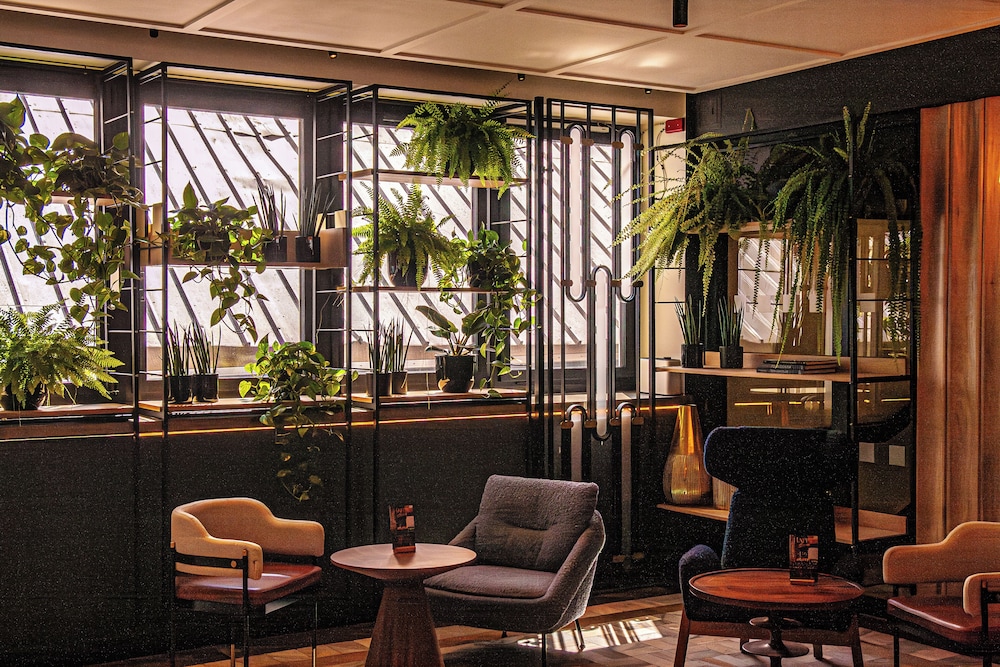 MDM Hotel Warsaw — Restaurant & bars in Warsaw, Masovian