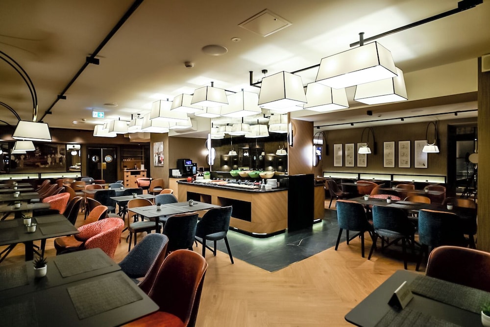 MDM Hotel Warsaw — Restaurant & bars in Warsaw, Masovian