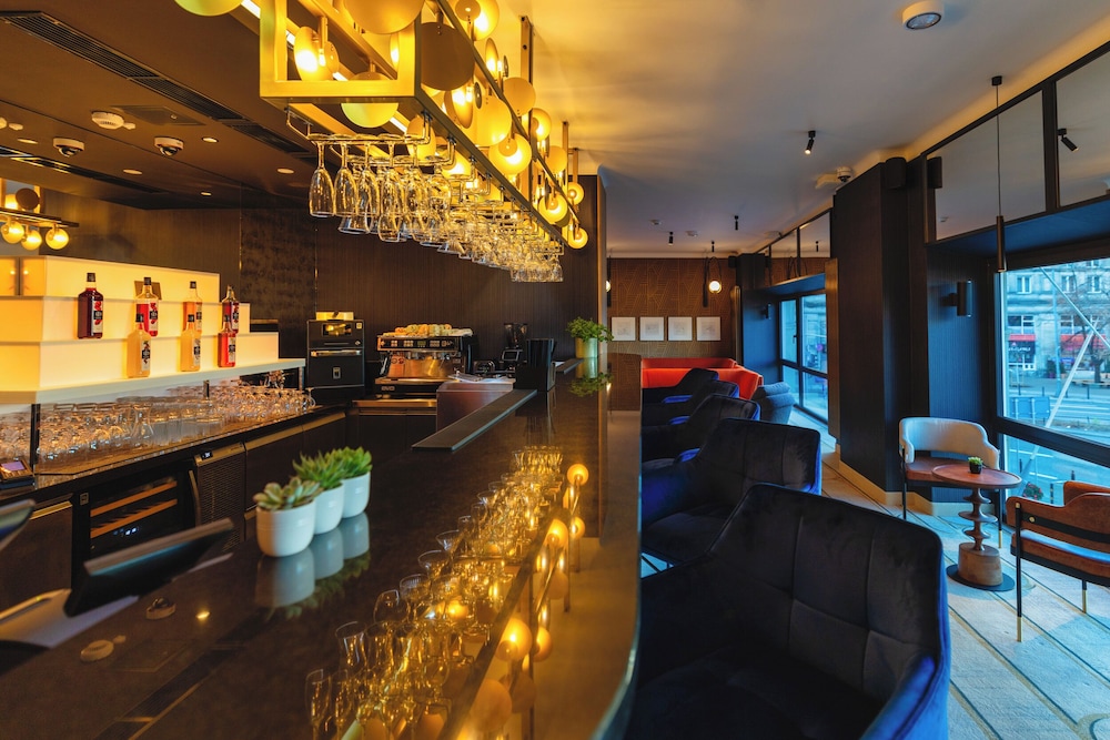 MDM Hotel Warsaw — Restaurant & bars in Warsaw, Masovian