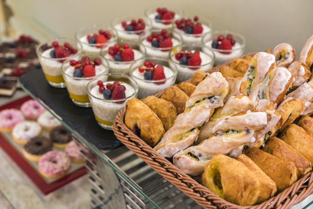 Polonia Palace Hotel — Restaurant & bars in Warsaw, Masovian