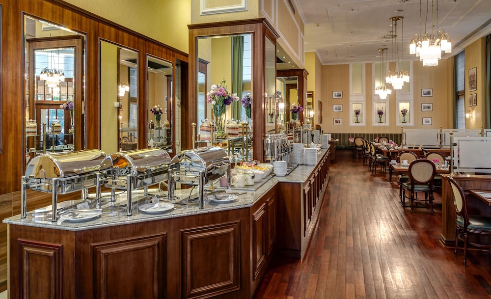 Polonia Palace Hotel — Restaurant & bars in Warsaw, Masovian