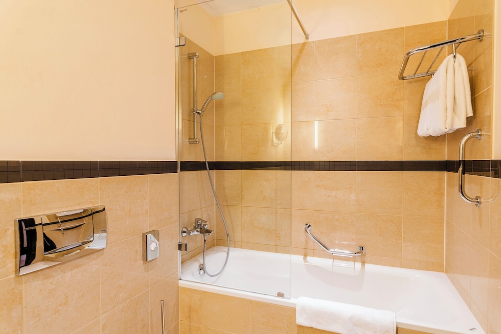 Polonia Palace Hotel — Hotel rooms in Warsaw, Masovian