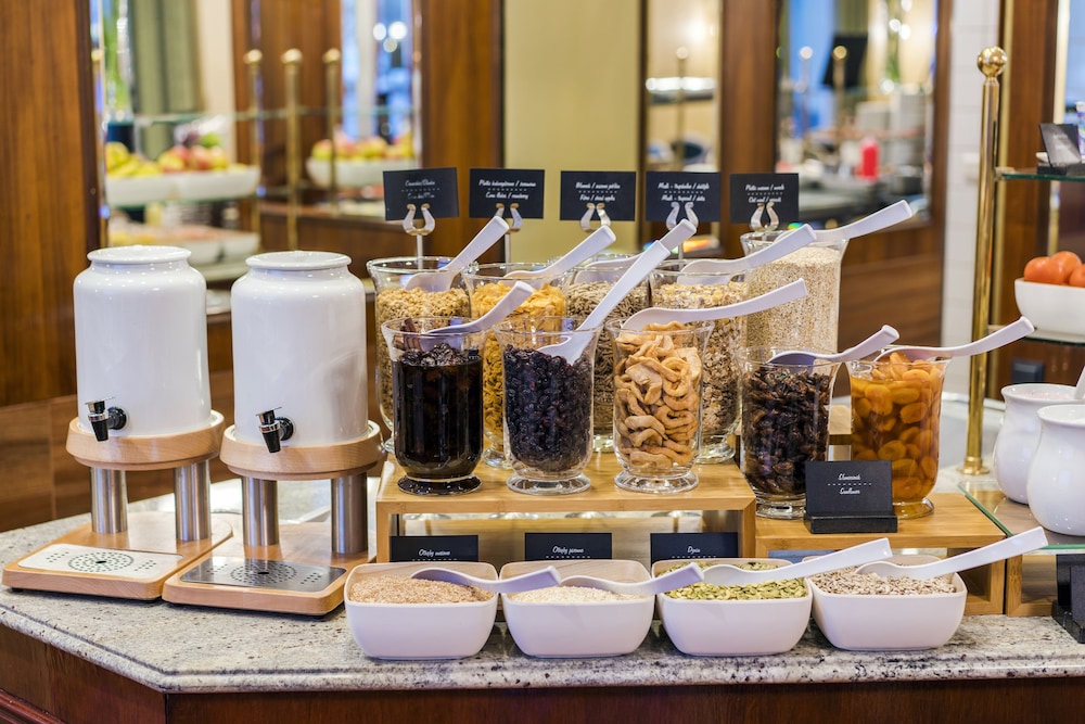 Polonia Palace Hotel — Restaurant & bars in Warsaw, Masovian