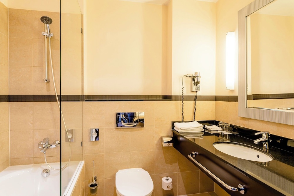 Polonia Palace Hotel — Hotel rooms in Warsaw, Masovian