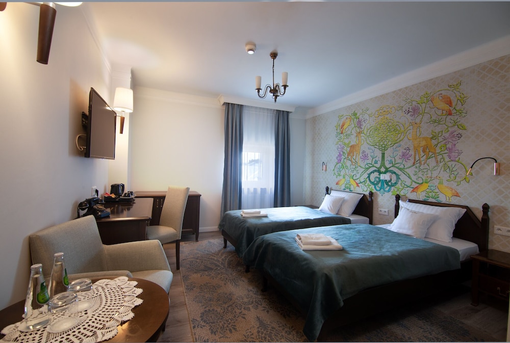 Hotel Ester — Hotel rooms in Krakow, Lesser Poland