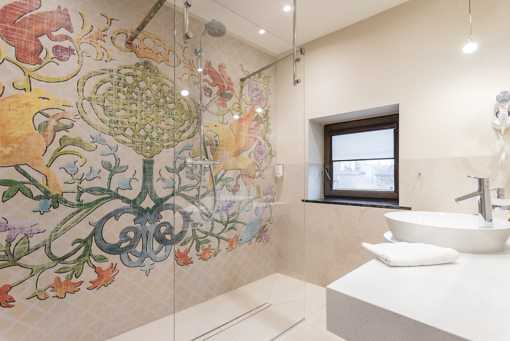 Hotel Ester — Hotel rooms in Krakow, Lesser Poland