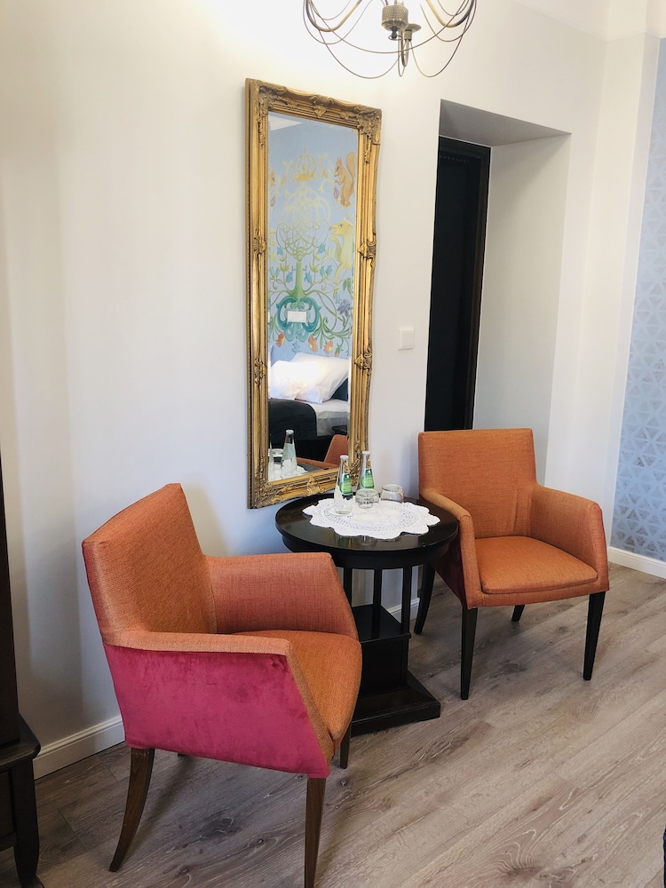 Hotel Ester — Hotel rooms in Krakow, Lesser Poland