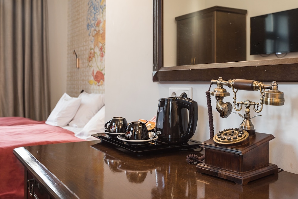 Hotel Ester — Hotel rooms in Krakow, Lesser Poland