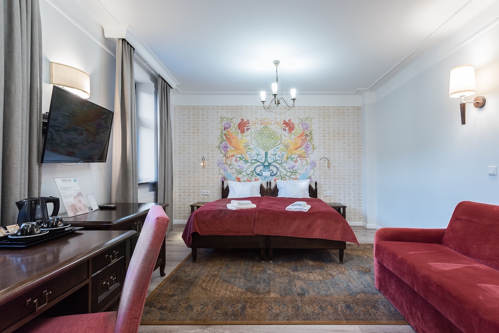 Hotel Ester — Hotel rooms in Krakow, Lesser Poland