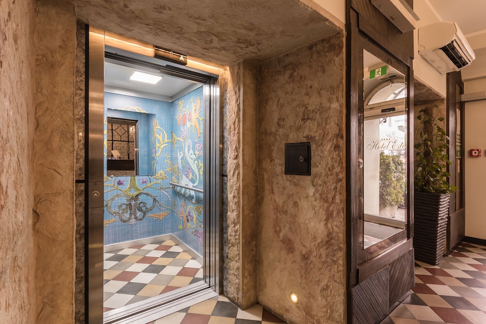 Hotel Ester — Hotel building in Krakow, Lesser Poland