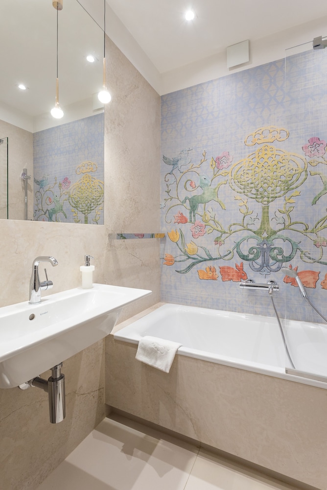 Hotel Ester — Hotel rooms in Krakow, Lesser Poland