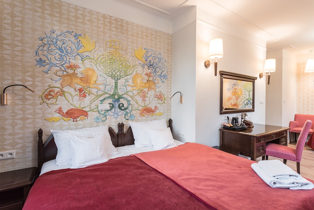 Hotel Ester — Hotel rooms in Krakow, Lesser Poland