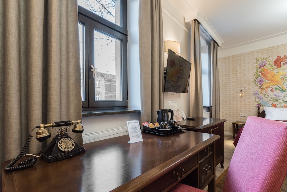 Hotel Ester — Hotel rooms in Krakow, Lesser Poland