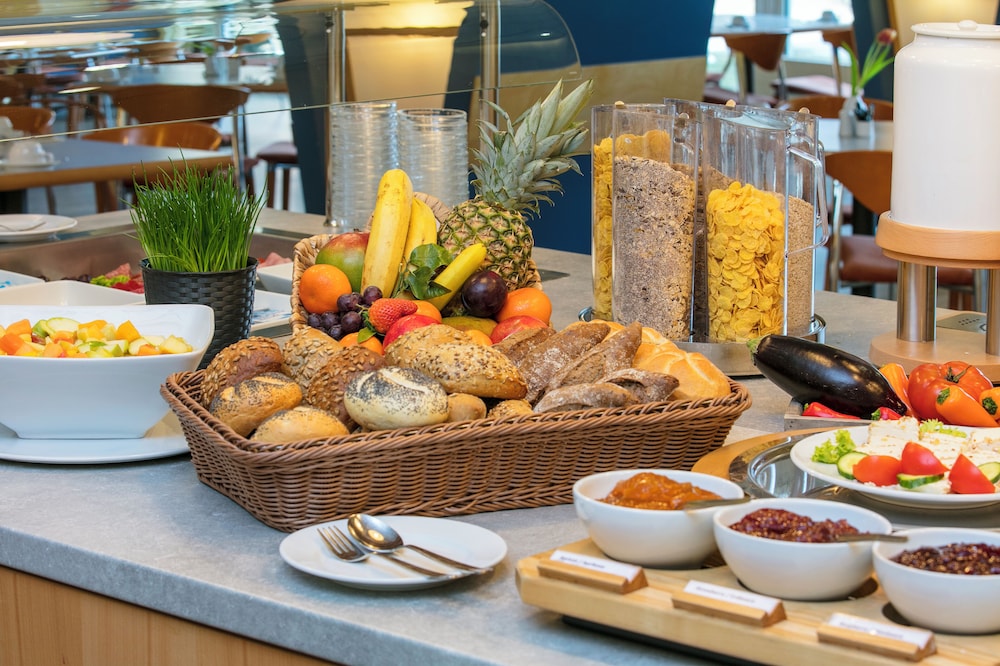 Hotel Berlin Lichtenberg — Restaurant & bars in Berlin, Berlin