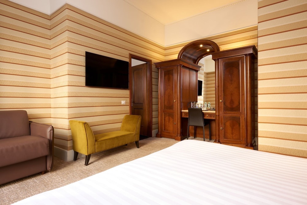 Mascagni Hotel — Hotel rooms in Rome, Lazio