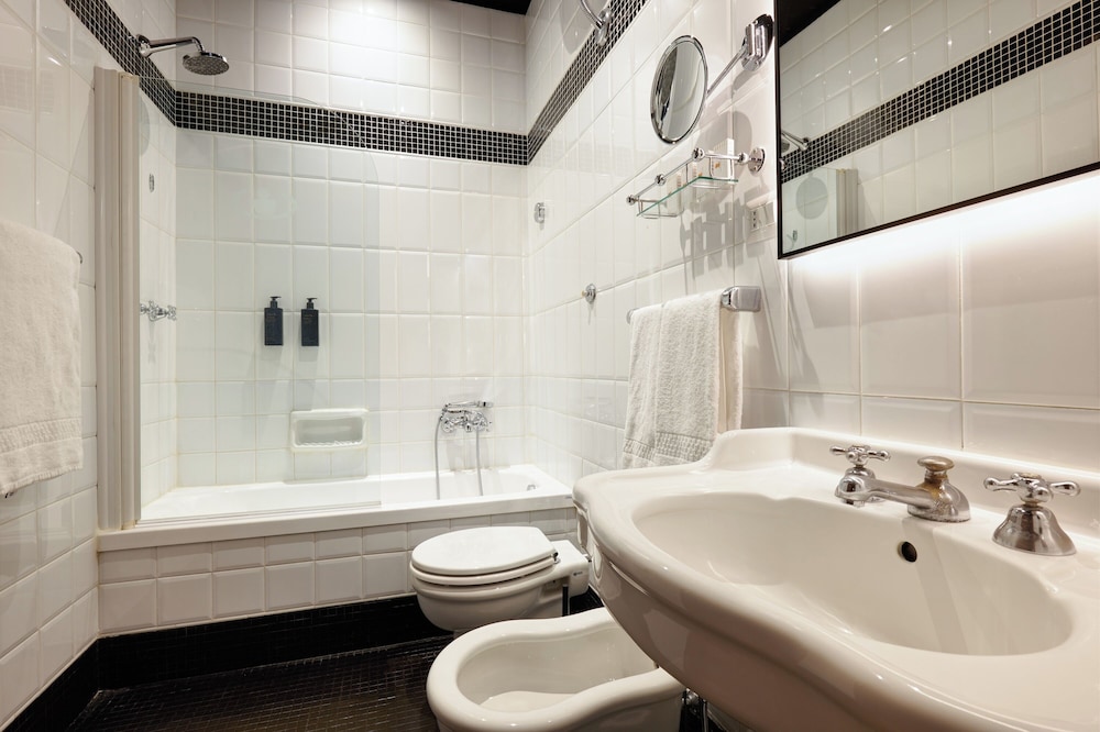 Mascagni Hotel — Hotel rooms in Rome, Lazio