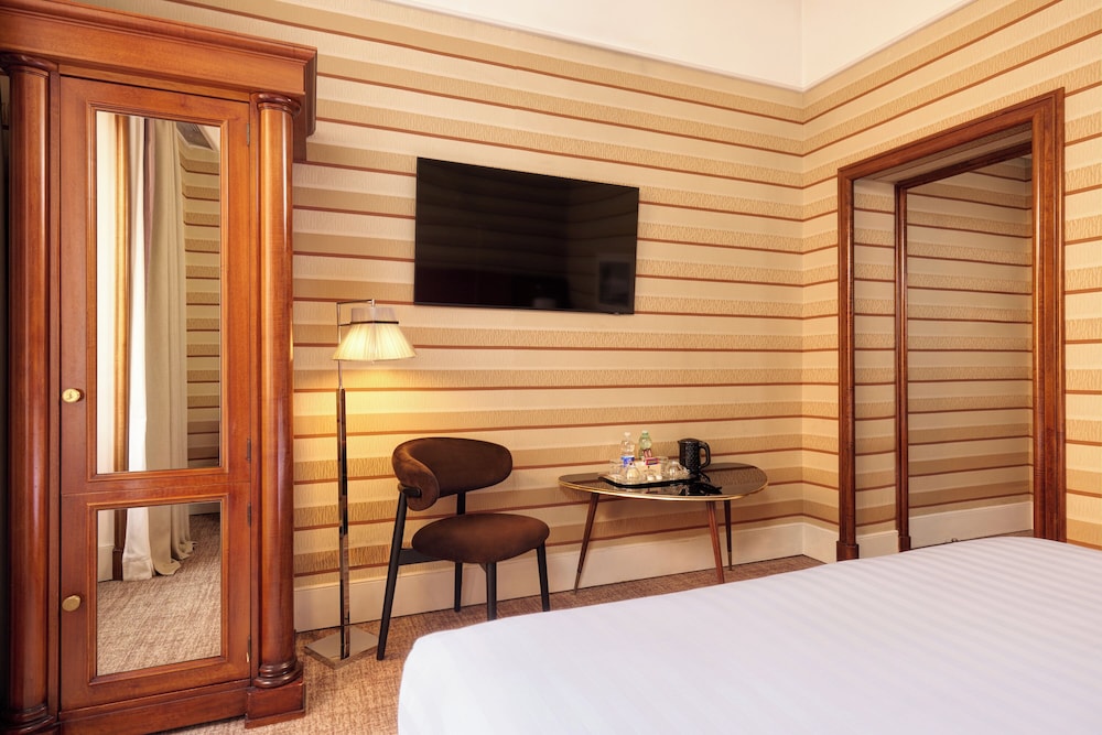 Mascagni Hotel — Hotel rooms in Rome, Lazio