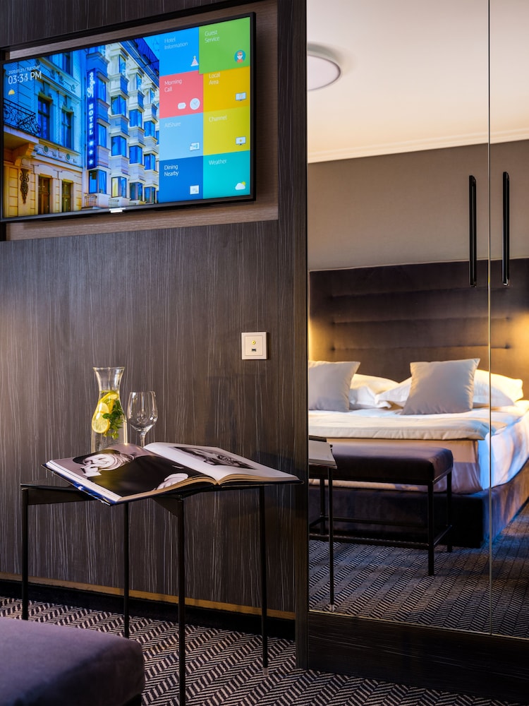 Hotel Logos — Hotel rooms in Krakow, Lesser Poland
