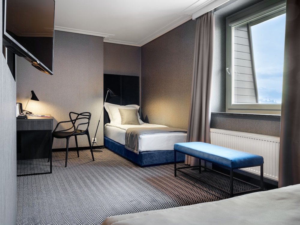 Hotel Logos — Hotel rooms in Krakow, Lesser Poland