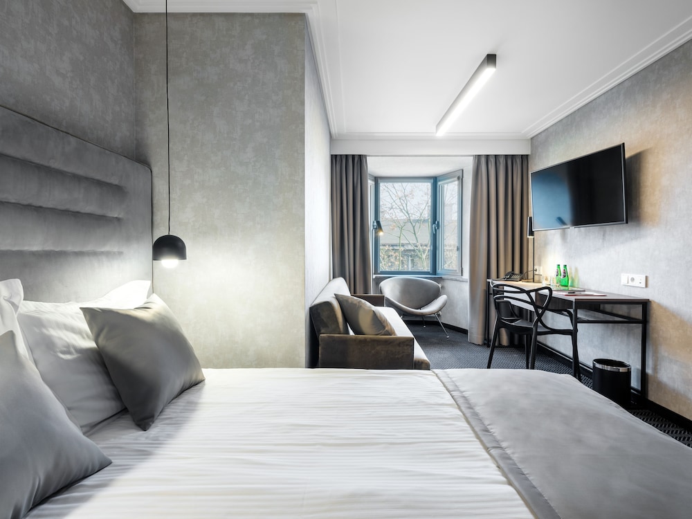 Hotel Logos — Hotel rooms in Krakow, Lesser Poland