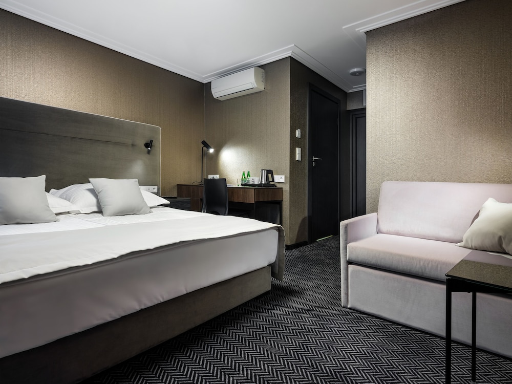 Hotel Logos — Hotel rooms in Krakow, Lesser Poland