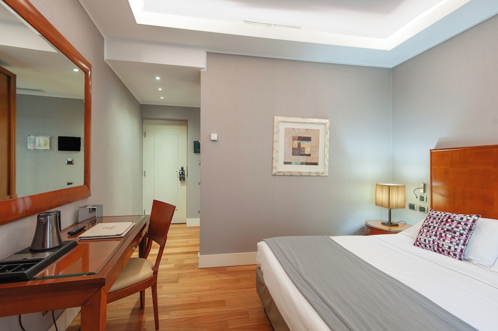 Hotel Delle Nazioni — Hotel rooms in Rome, Lazio