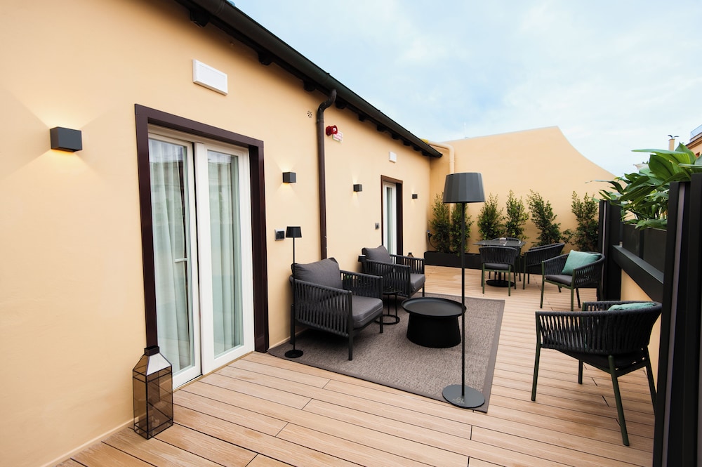 Hotel Delle Nazioni — Hotel building in Rome, Lazio