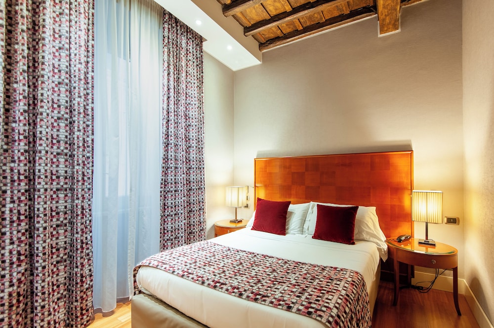 Hotel Delle Nazioni — Hotel rooms in Rome, Lazio