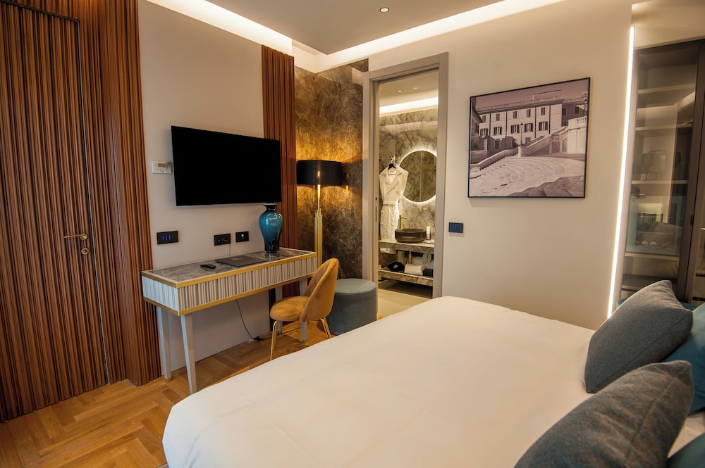 Hotel Delle Nazioni — Hotel rooms in Rome, Lazio