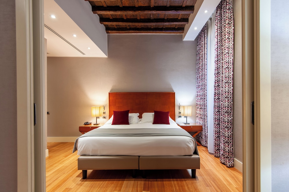 Hotel Delle Nazioni — Hotel rooms in Rome, Lazio