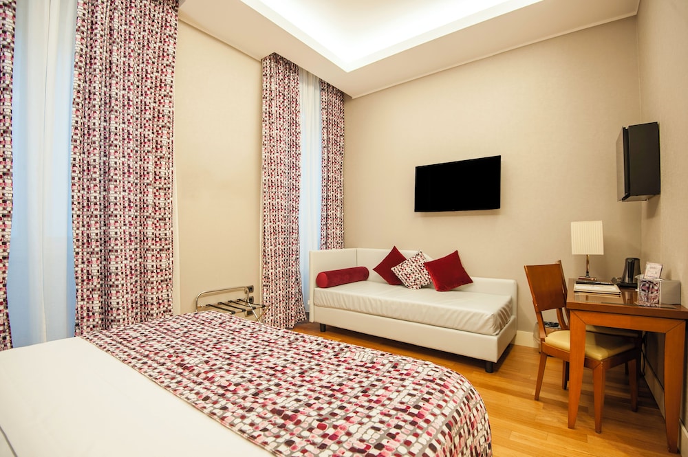 Hotel Delle Nazioni — Hotel rooms in Rome, Lazio
