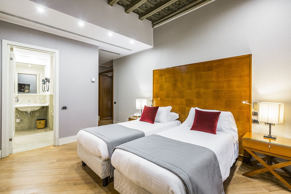 Hotel Delle Nazioni — Hotel rooms in Rome, Lazio