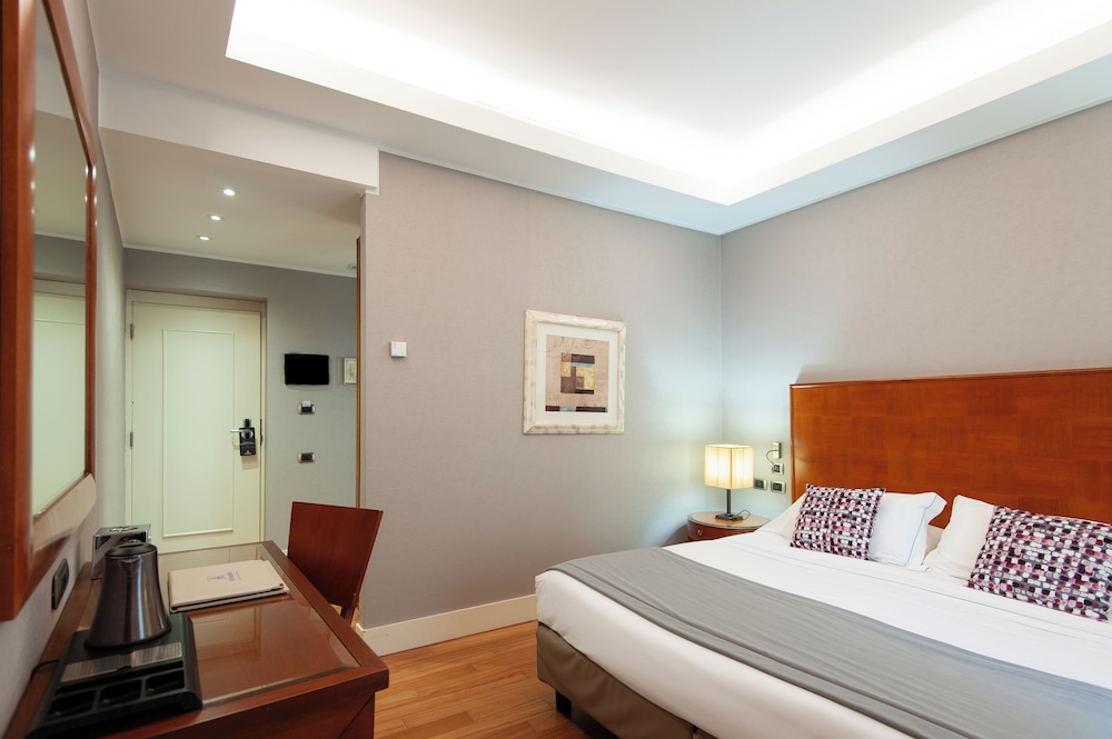 Hotel Delle Nazioni — Hotel rooms in Rome, Lazio