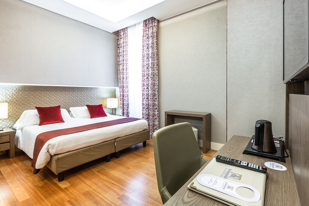 Hotel Delle Nazioni — Hotel rooms in Rome, Lazio