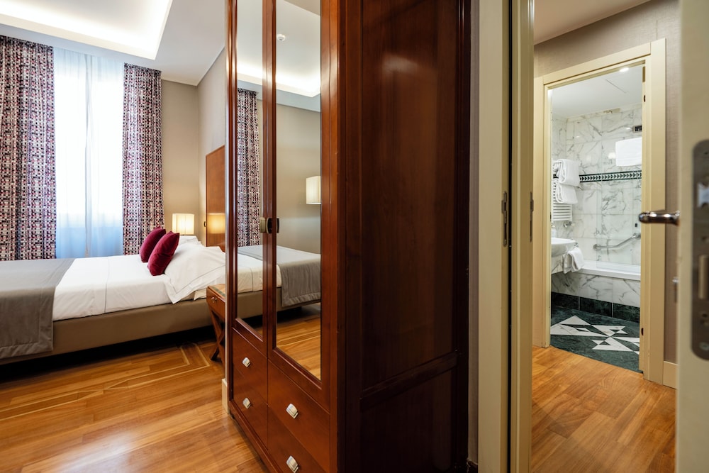Hotel Delle Nazioni — Hotel rooms in Rome, Lazio