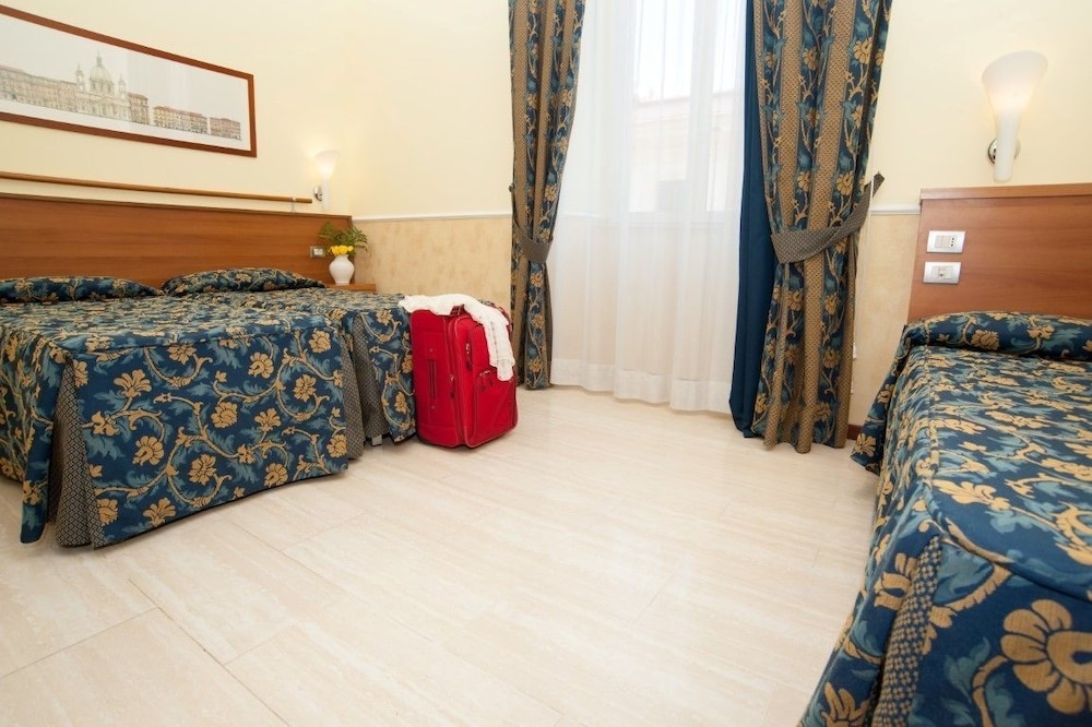 Hotel Windrose — Hotel rooms in Rome, Lazio