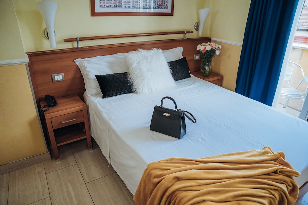Hotel Windrose — Hotel rooms in Rome, Lazio
