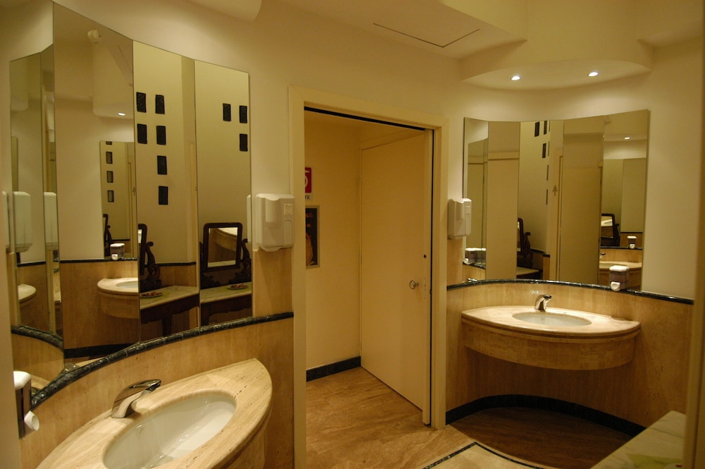 Hotel Windrose — Hotel building in Rome, Lazio