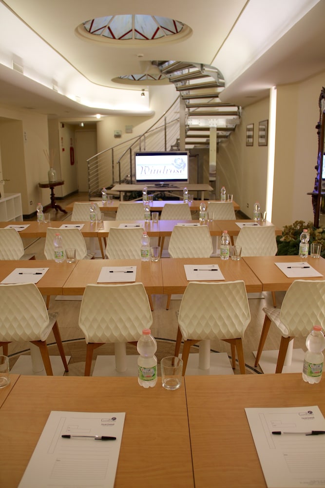 Hotel Windrose — Hotel building in Rome, Lazio