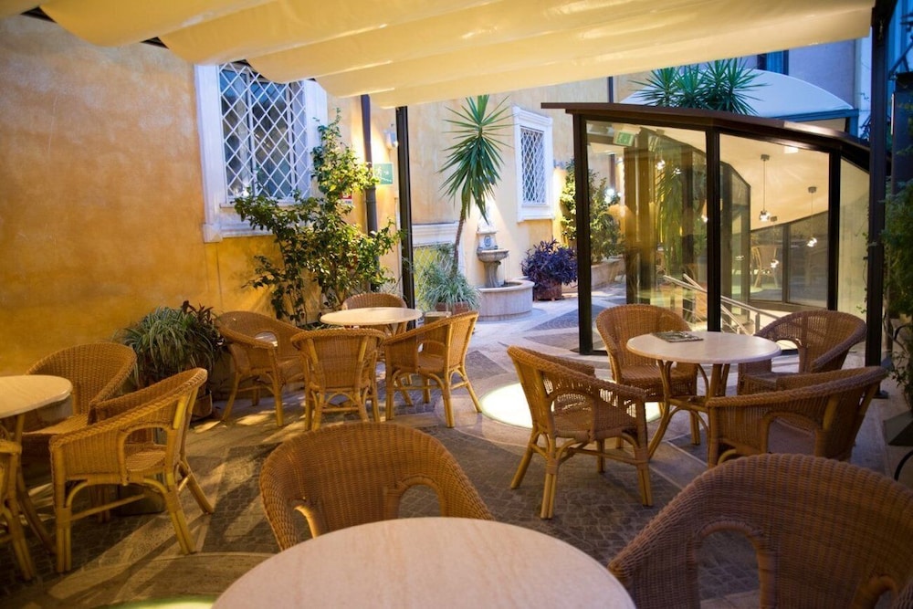 Hotel Windrose — Restaurant & bars in Rome, Lazio