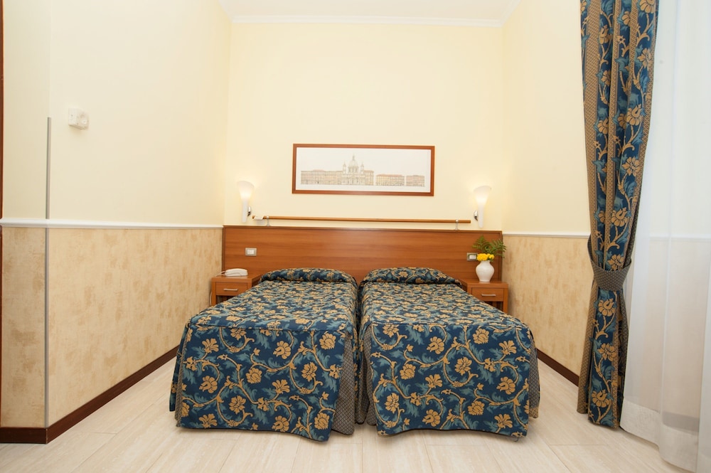 Hotel Windrose — Hotel rooms in Rome, Lazio