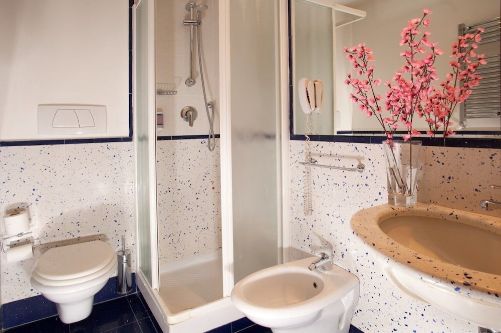 Hotel Windrose — Hotel rooms in Rome, Lazio